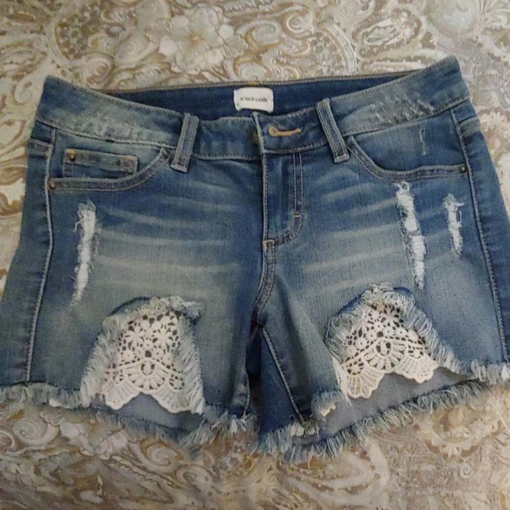 Sneak peek shorts